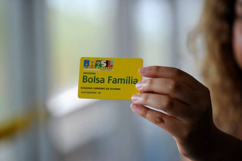 Descubra o calendário de pagamento, valores e regras do Bolsa Família em 2023, um programa essencial de auxílio financeiro para famílias brasileiras.